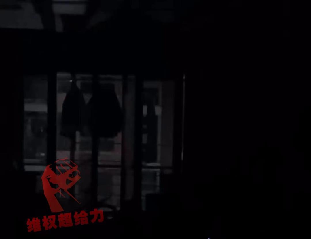 DƬ